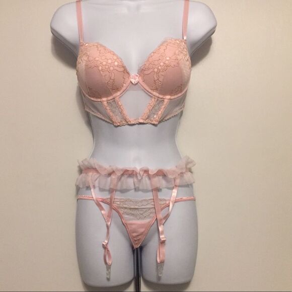 Lingerie set - Picture 1 of 8